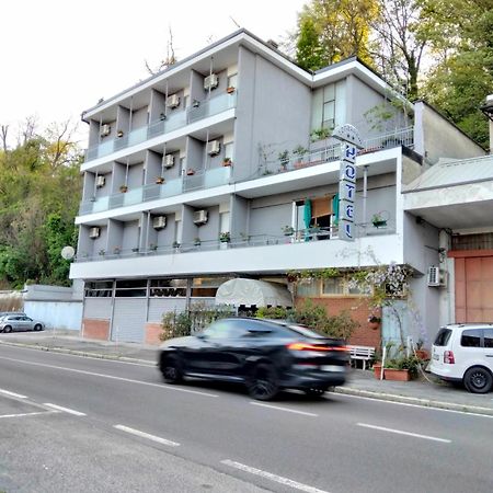 Hotel Lombardia Seveso Екстериор снимка