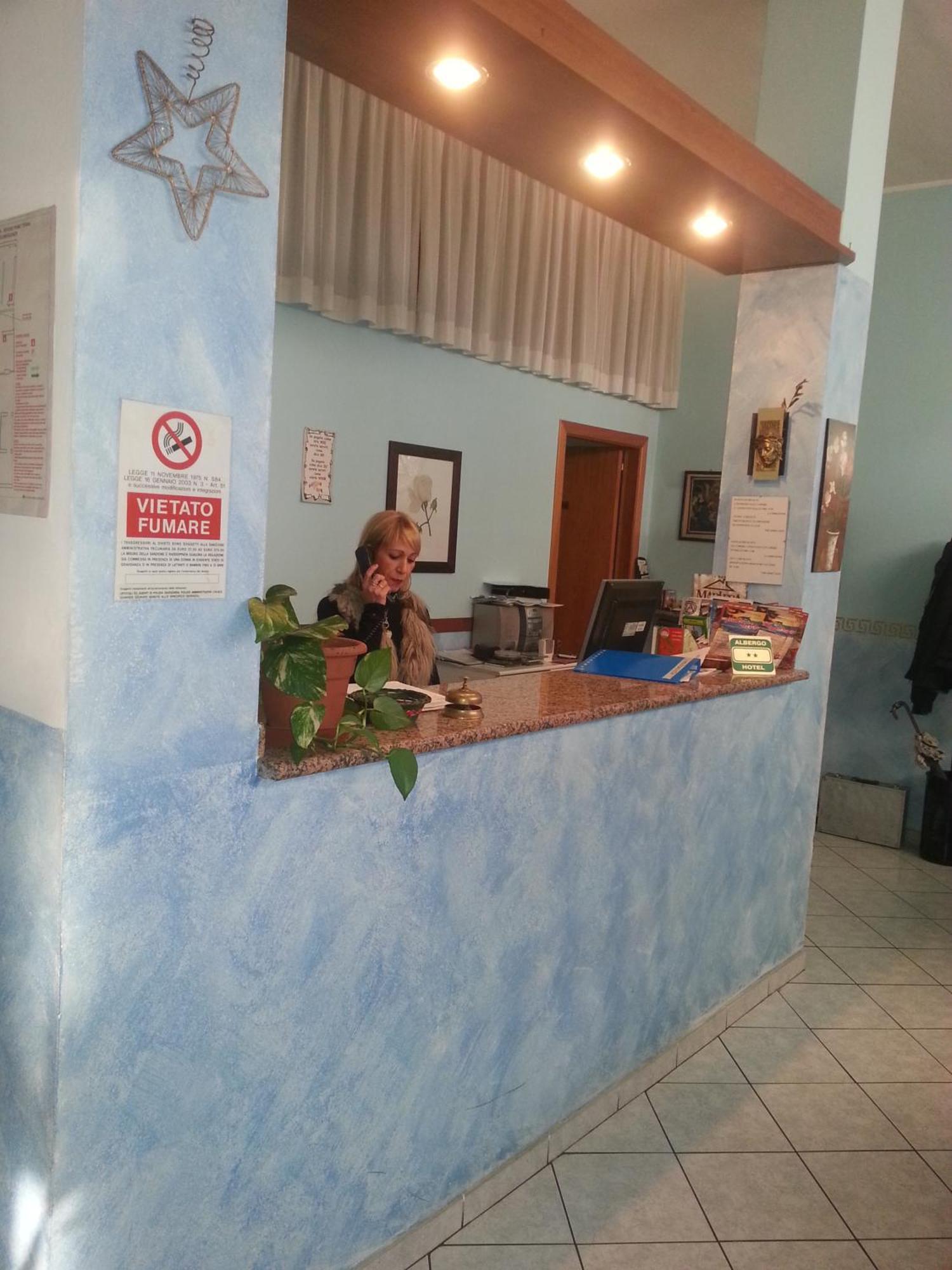 Hotel Lombardia Seveso Екстериор снимка