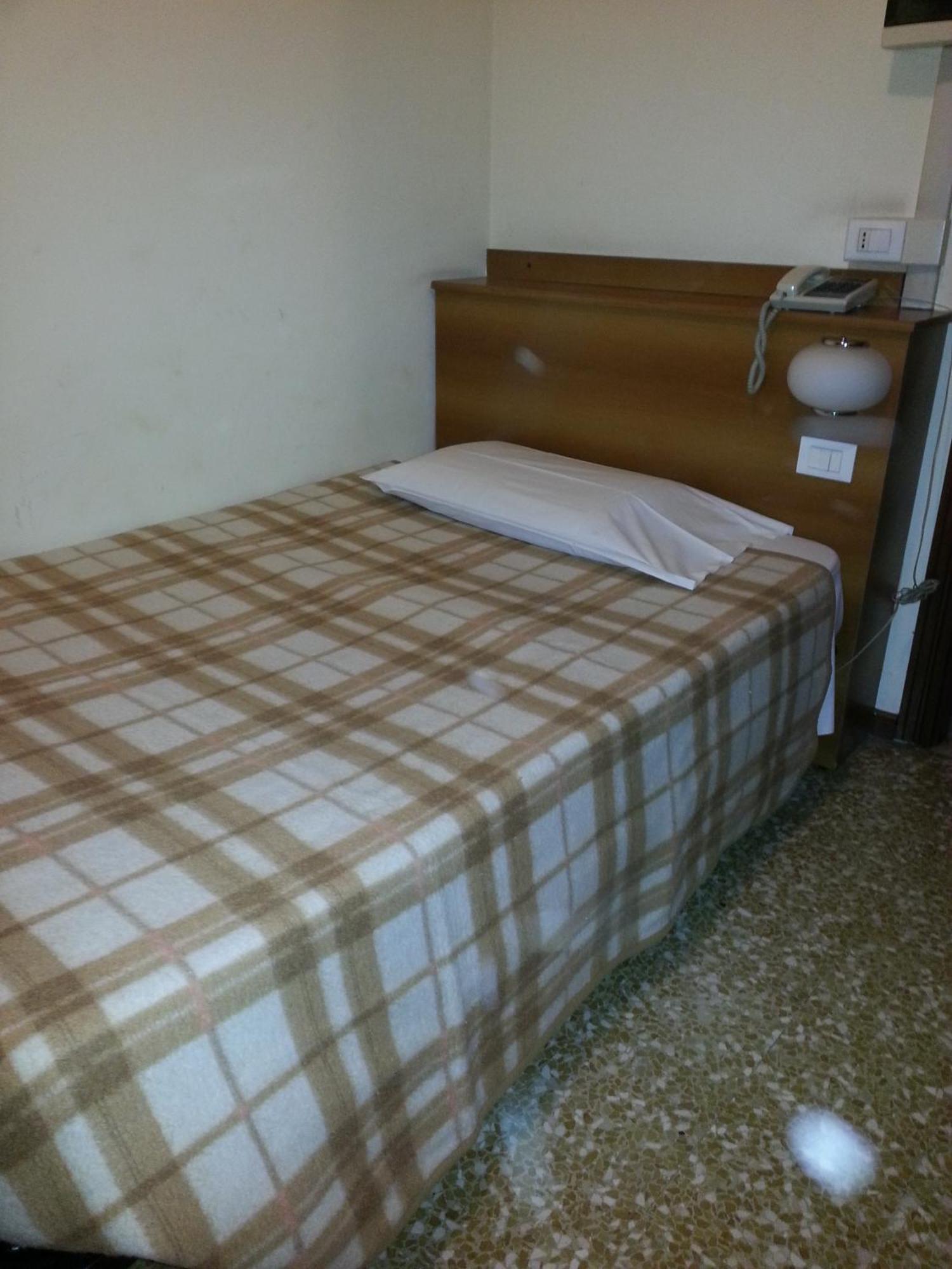 Hotel Lombardia Seveso Екстериор снимка