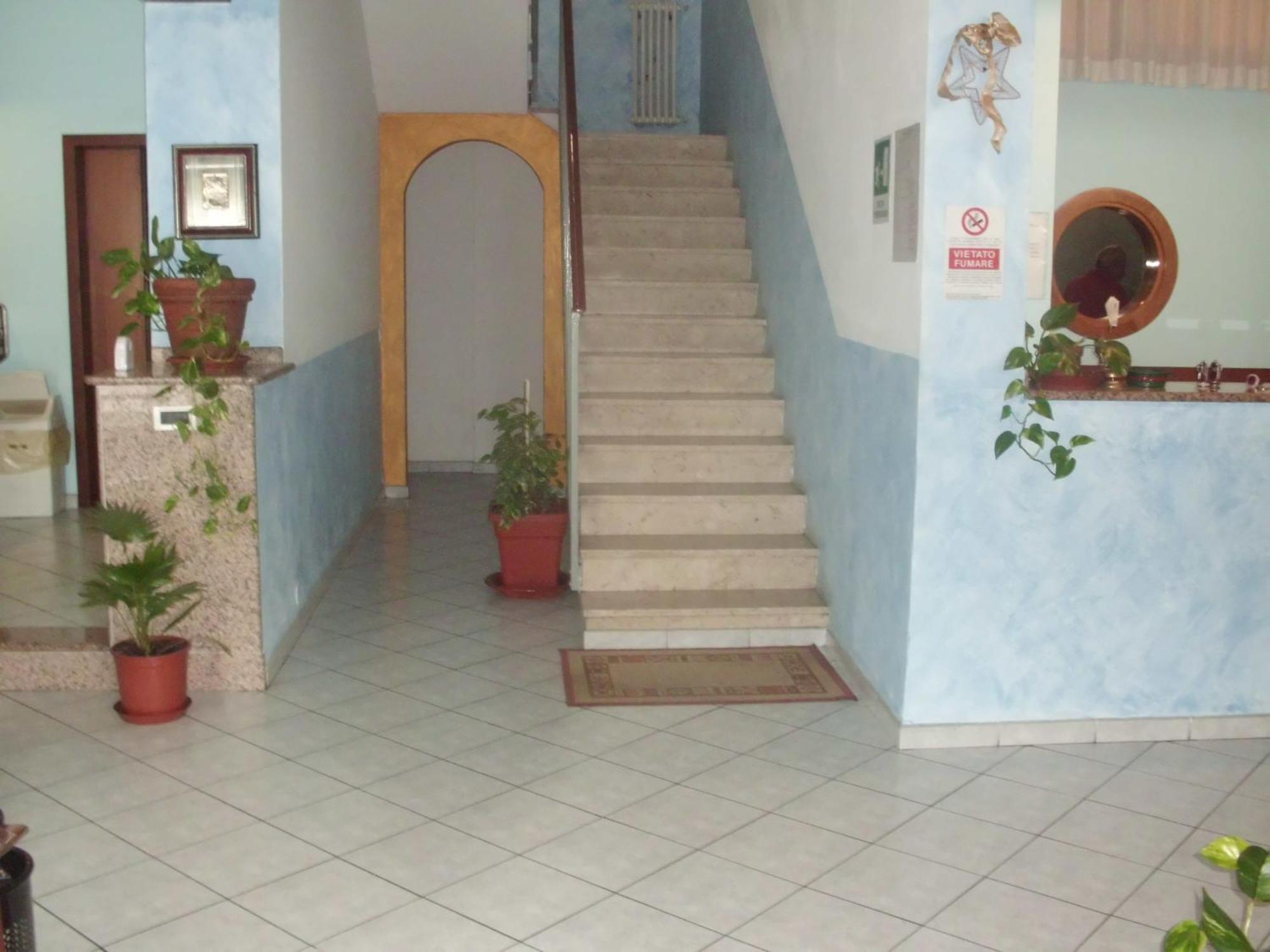 Hotel Lombardia Seveso Екстериор снимка