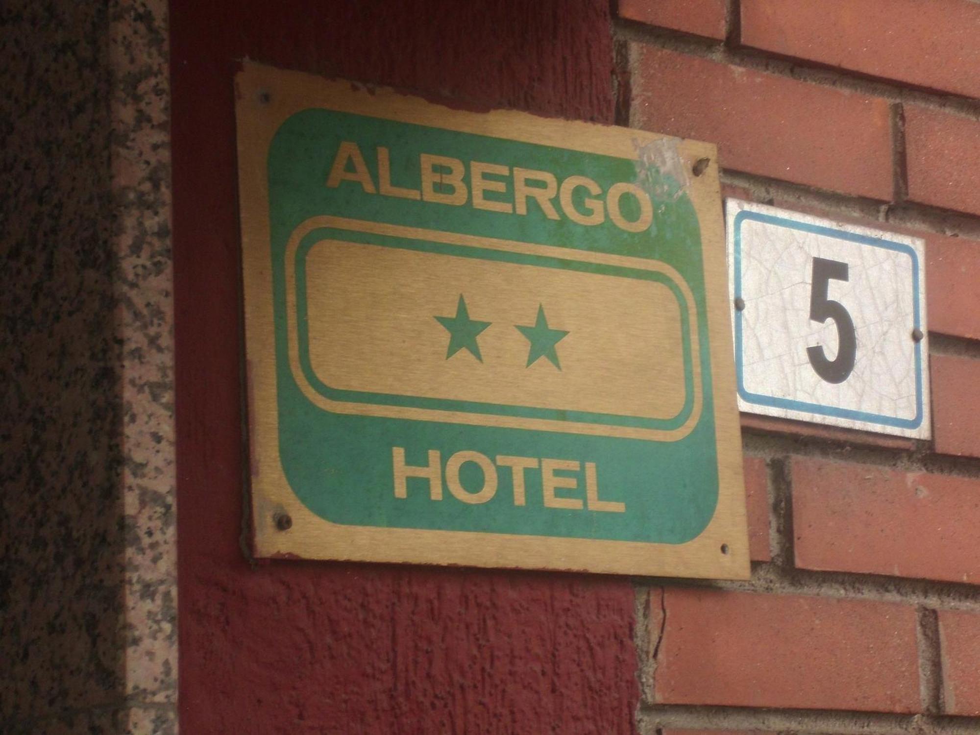 Hotel Lombardia Seveso Екстериор снимка