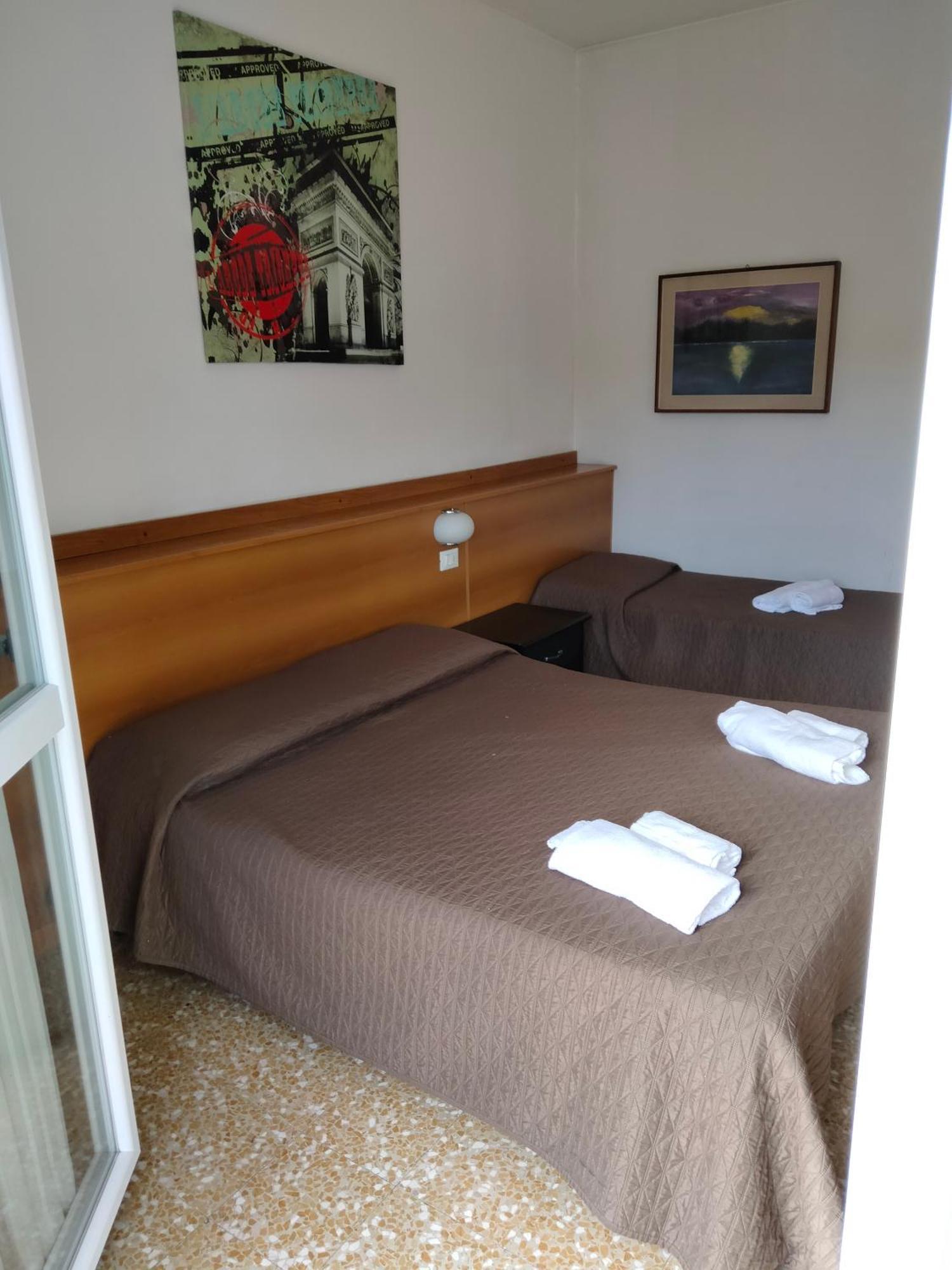 Hotel Lombardia Seveso Екстериор снимка