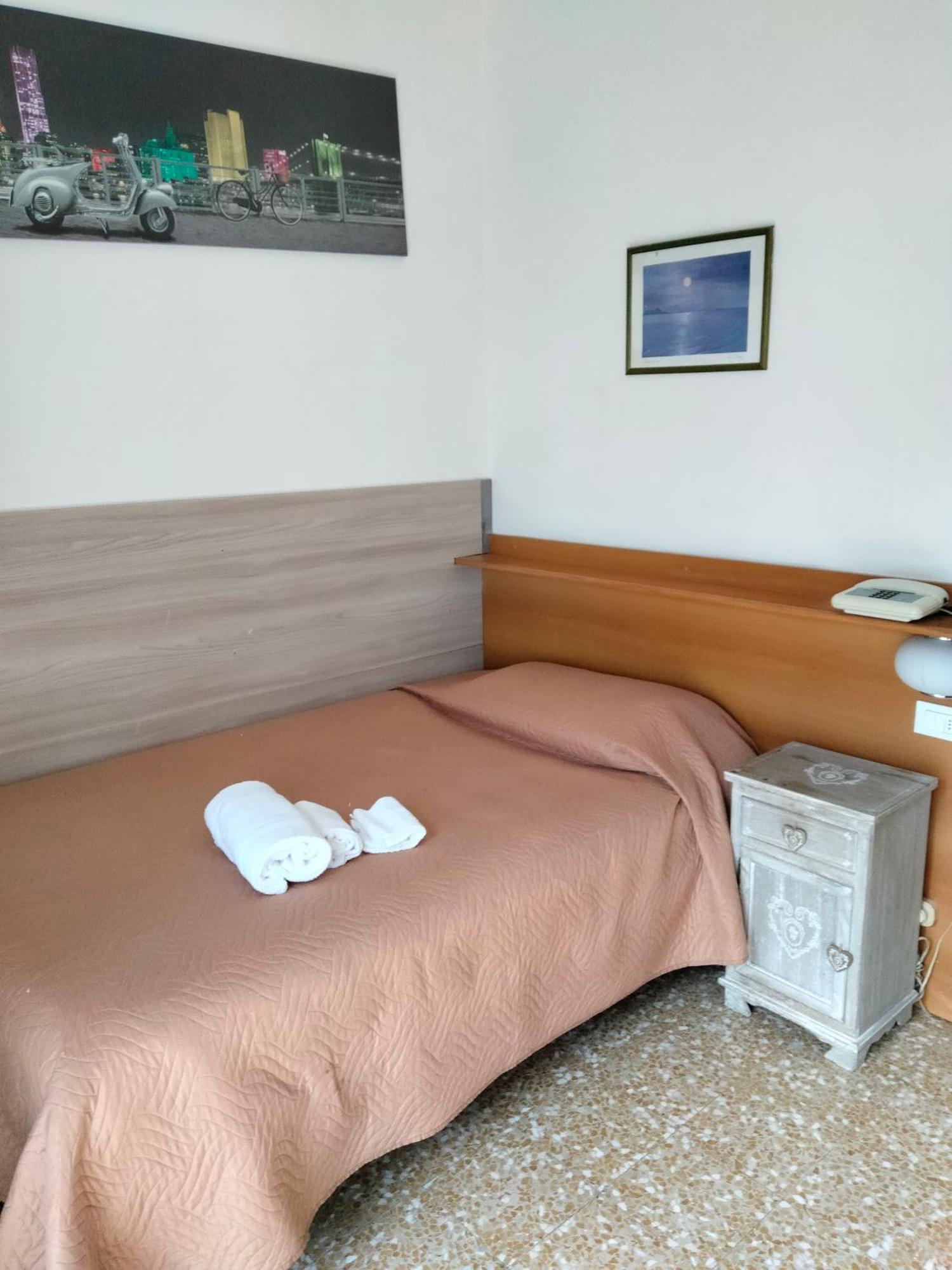 Hotel Lombardia Seveso Екстериор снимка