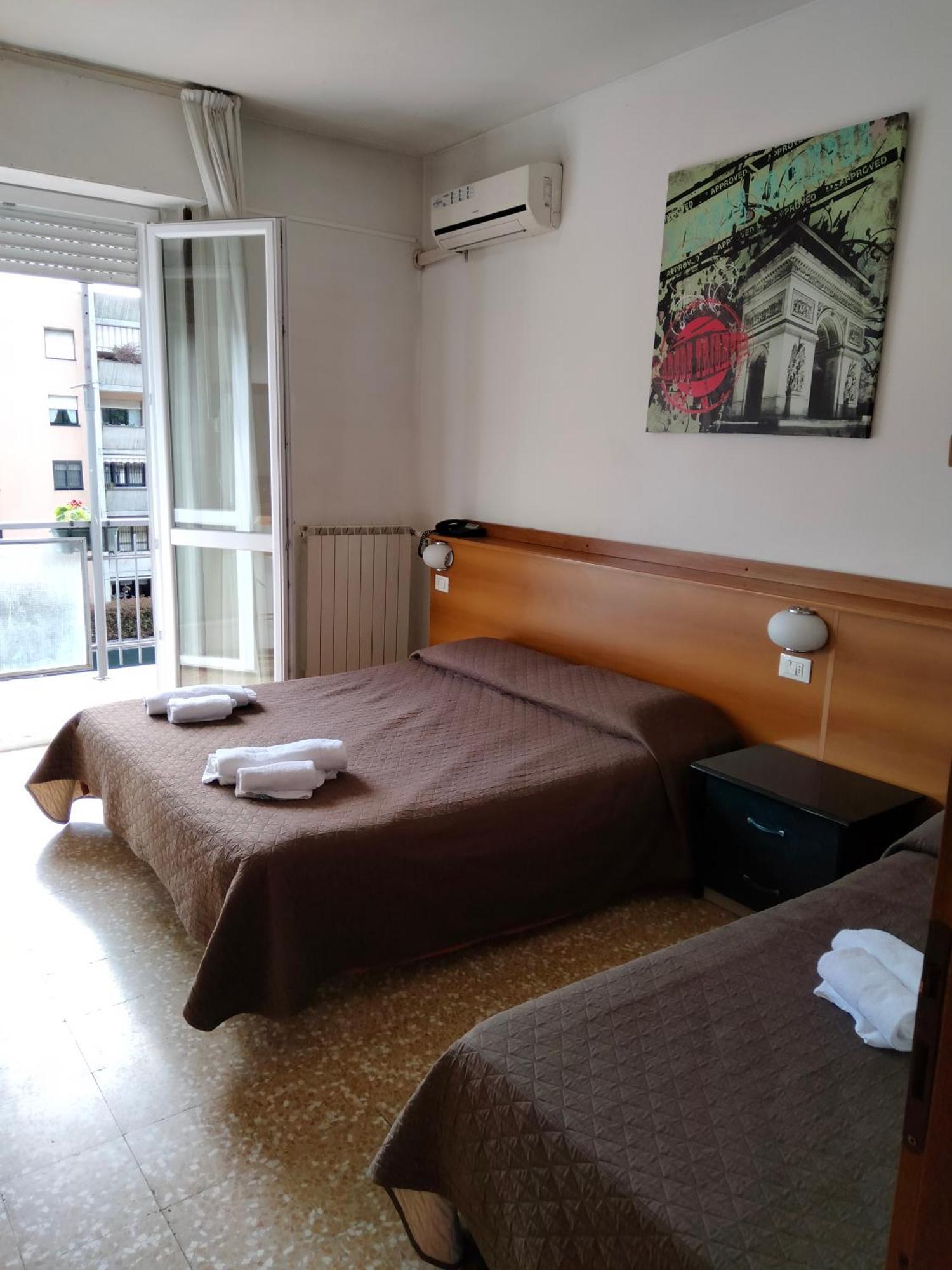Hotel Lombardia Seveso Екстериор снимка