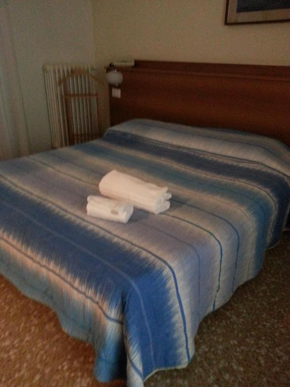 Hotel Lombardia Seveso Стая снимка