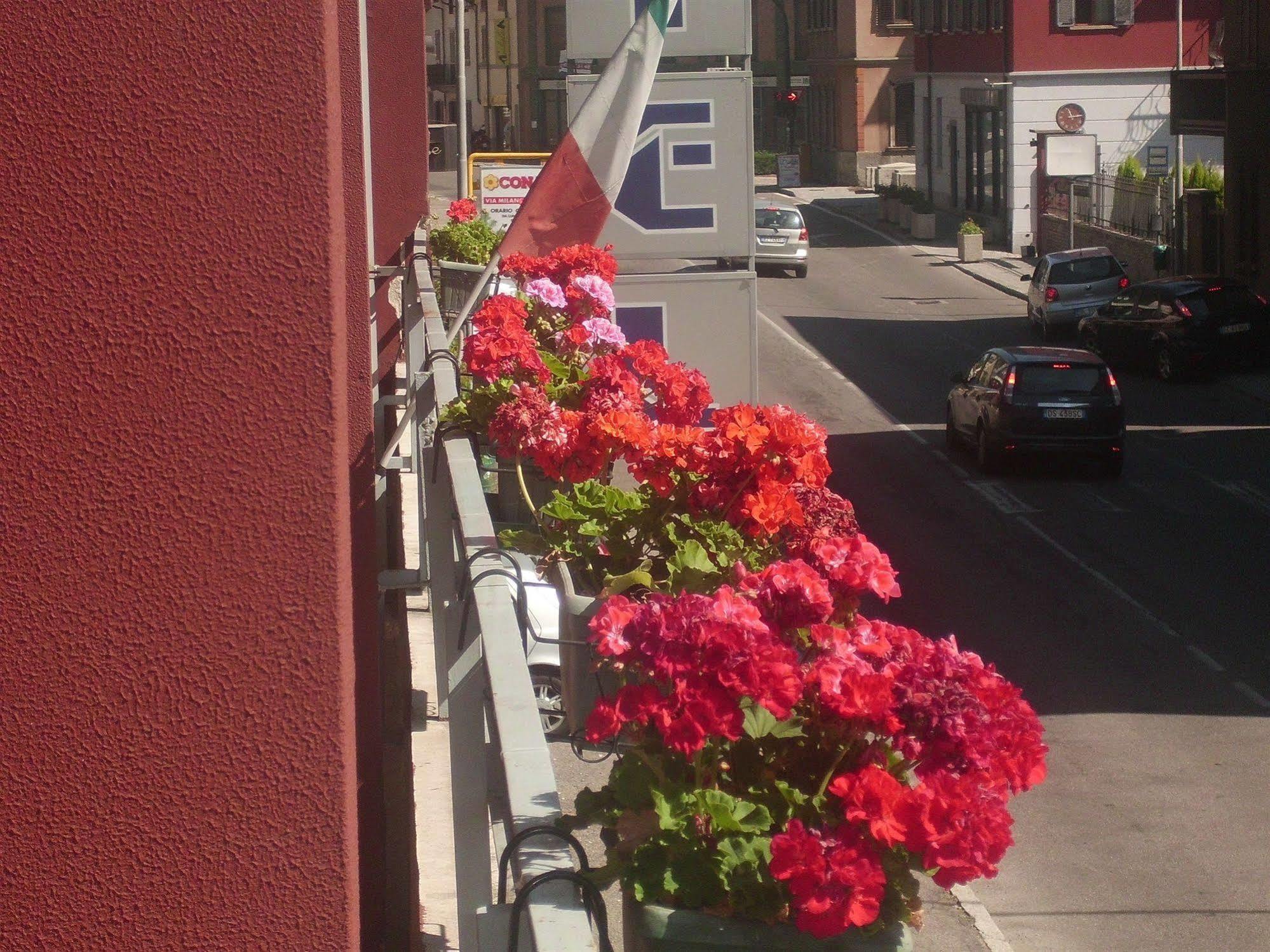 Hotel Lombardia Seveso Екстериор снимка