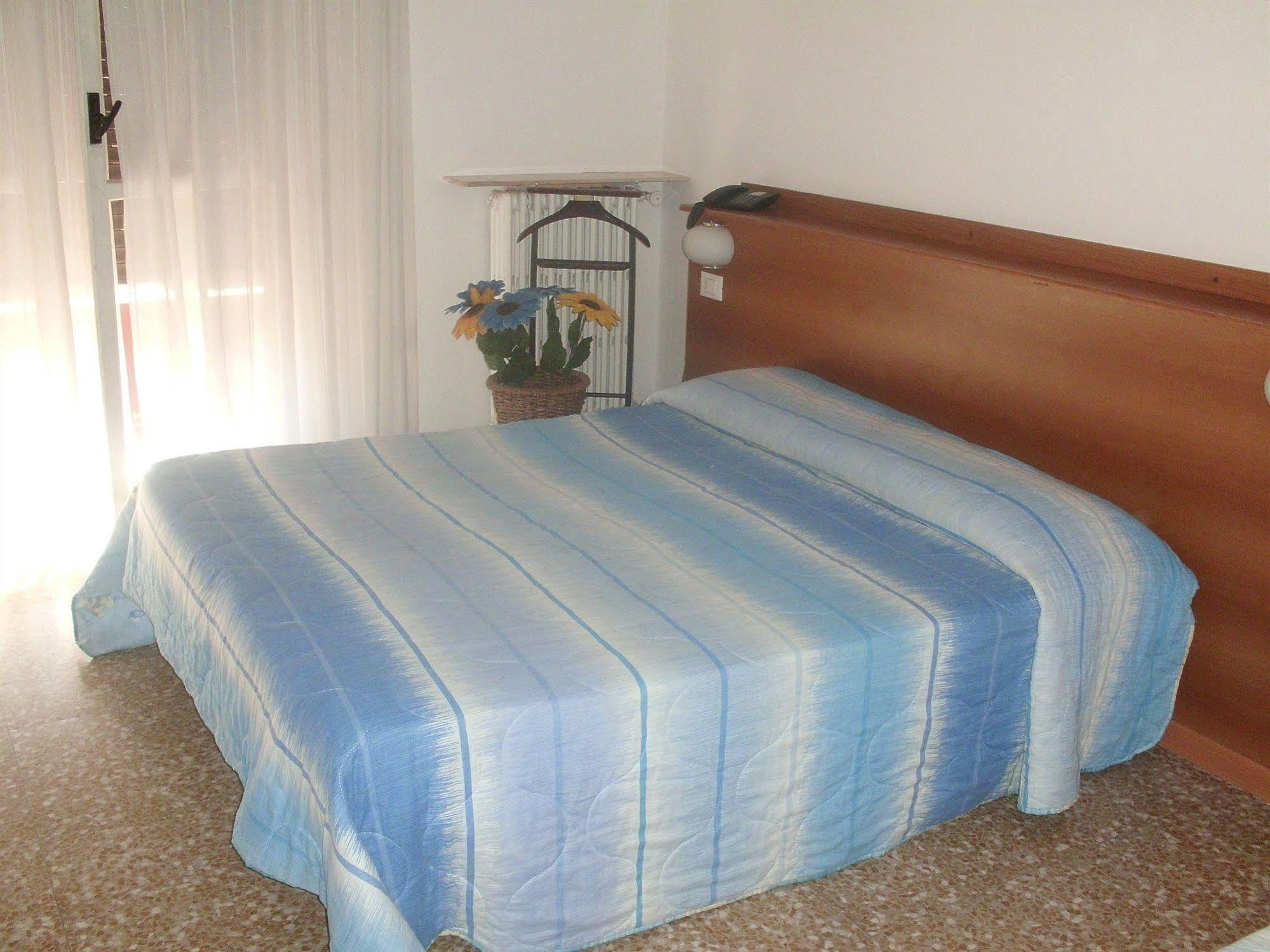 Hotel Lombardia Seveso Екстериор снимка