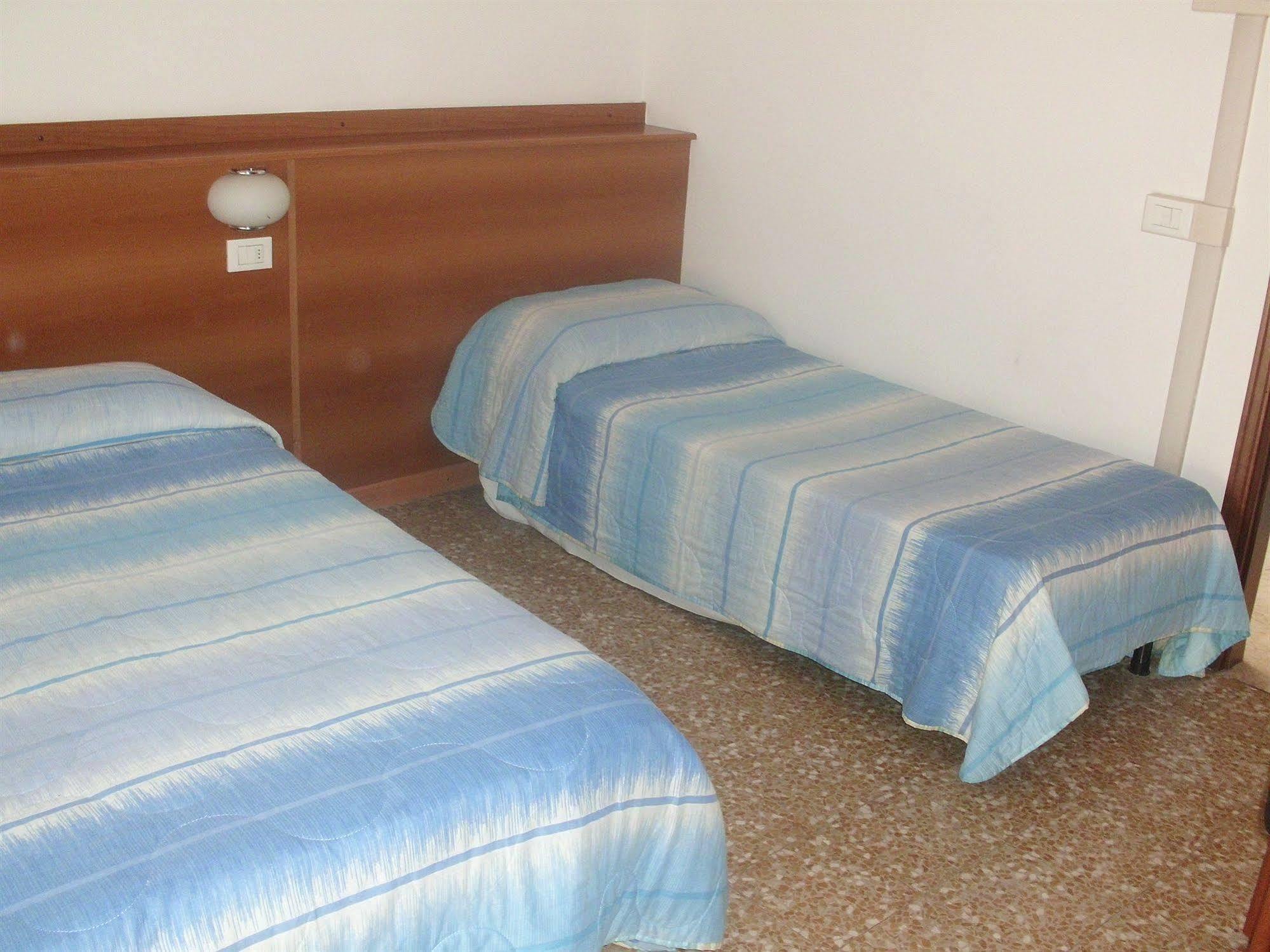 Hotel Lombardia Seveso Екстериор снимка